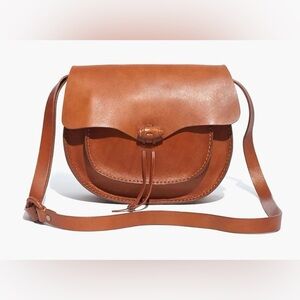 This Madewell Savannah leather Crossbody Satchel Bag—adjustable strap
